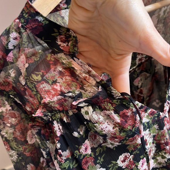 MANGO blouse XS flowers - Picture 3 of 6